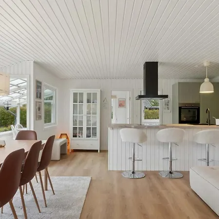 Premium Newly Renovated Retreat Dannemare